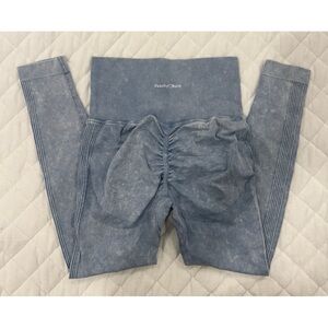 Peachy 🍑 Bunz Baddie Scrunch Baby Blue Legging